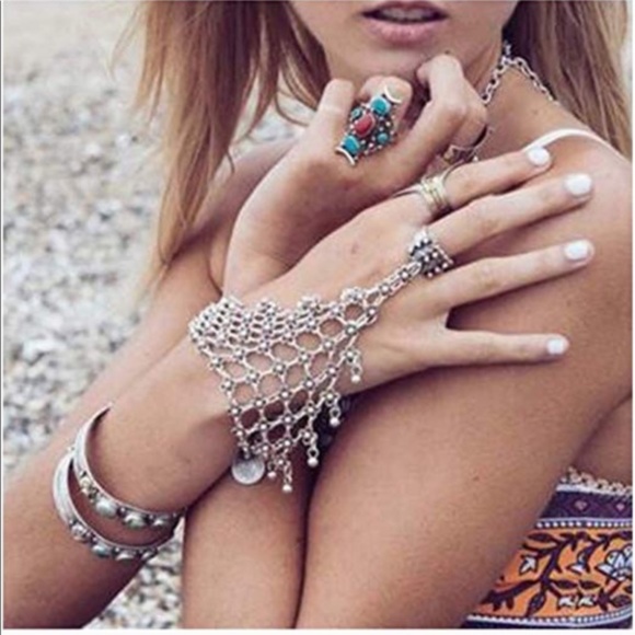 Kitsch Jewelry - Boho Silver Finger Ring Bracelet Hand Chain NEW